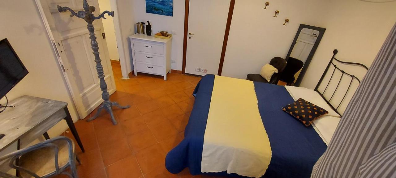 B&B Palazzo Oddo Albenga Exterior photo