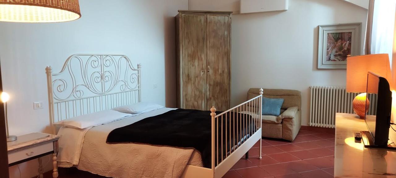 B&B Palazzo Oddo Albenga Exterior photo